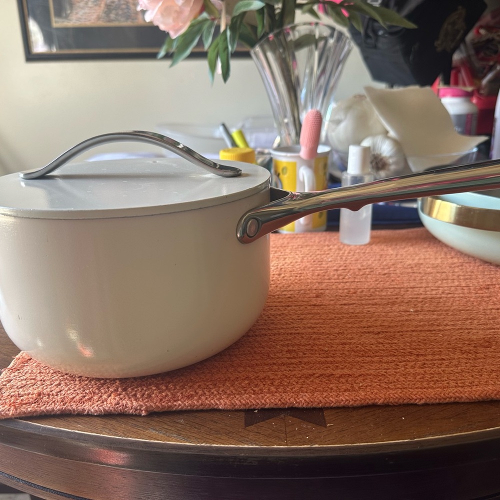 Elegant Cream Caraway 3qt Saucepan with Lid